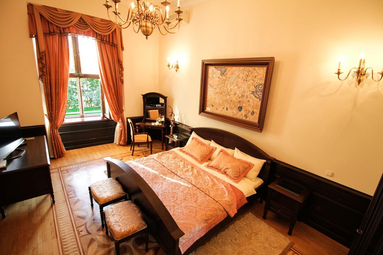 نياسفيز Palace Hotel المظهر الخارجي الصورة
