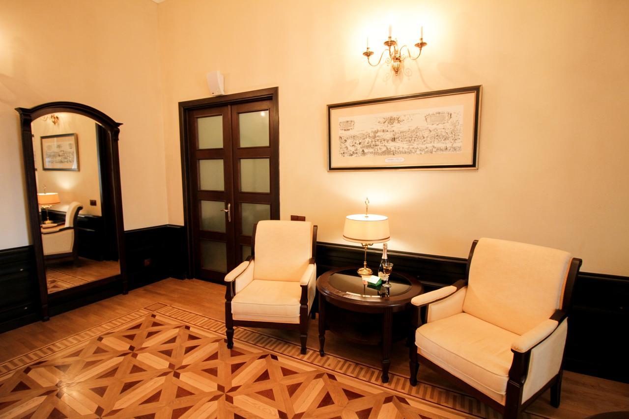 نياسفيز Palace Hotel المظهر الخارجي الصورة